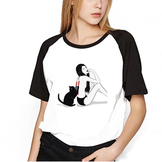 Scratching Cat T shirt